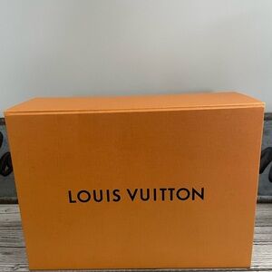 💯 authentic Louis Vuitton box - 10.5”x15”x5”